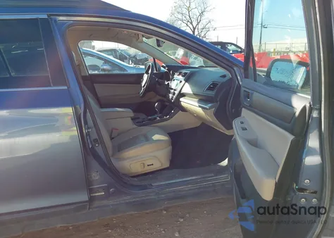 2016 Subaru Outback 3.6R Limited из США, поврежденный, VIN 4S4BSENC0G3288982